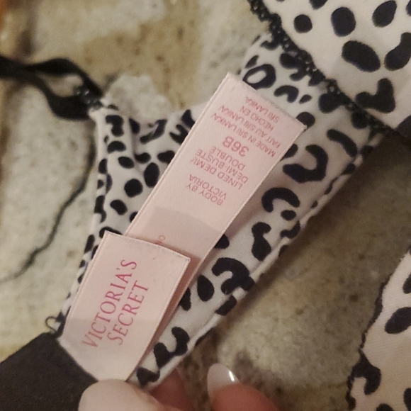 Women's Victoria's Secret Cheetah Print Bra. Lightly Lined. Size 36 B - Picture 5 of 5